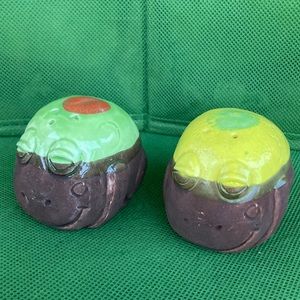 Seymour ann Frog Salt and Pepper Shaker Set